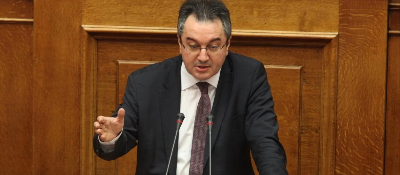 Η. Μόσιαλος: «Η εμφάνιση ασυμπτωματικών κρουσμάτων δυσκολεύει τον έλεγχο του κορωνοϊού»